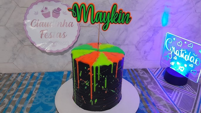 Bolo Decorado Neon