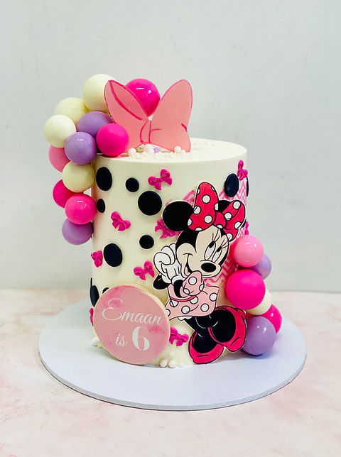 Minnie Decorated Cake