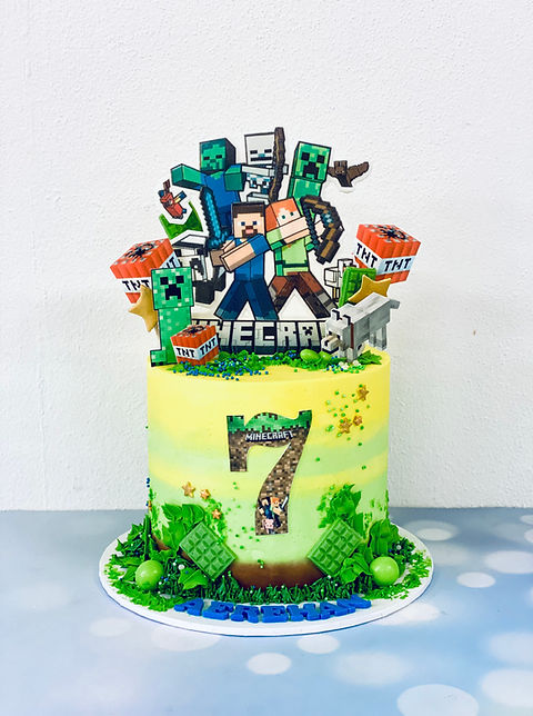 Minecraft decorated cake