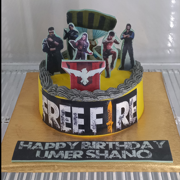 Free Fire Decorated Cake