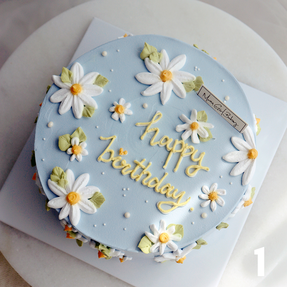 Decorated Cake Daisies