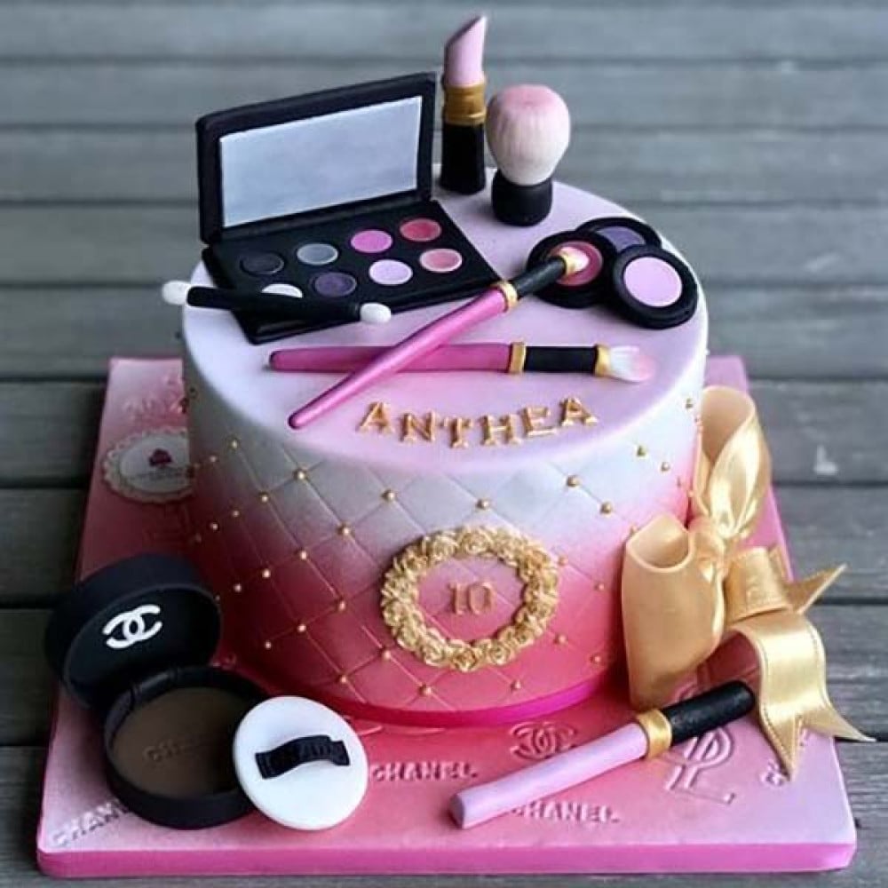 Make Up Decorated Cake