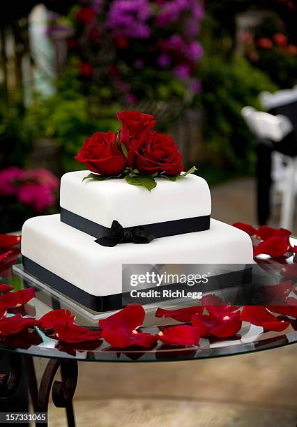 Decorated Red Roses Cake