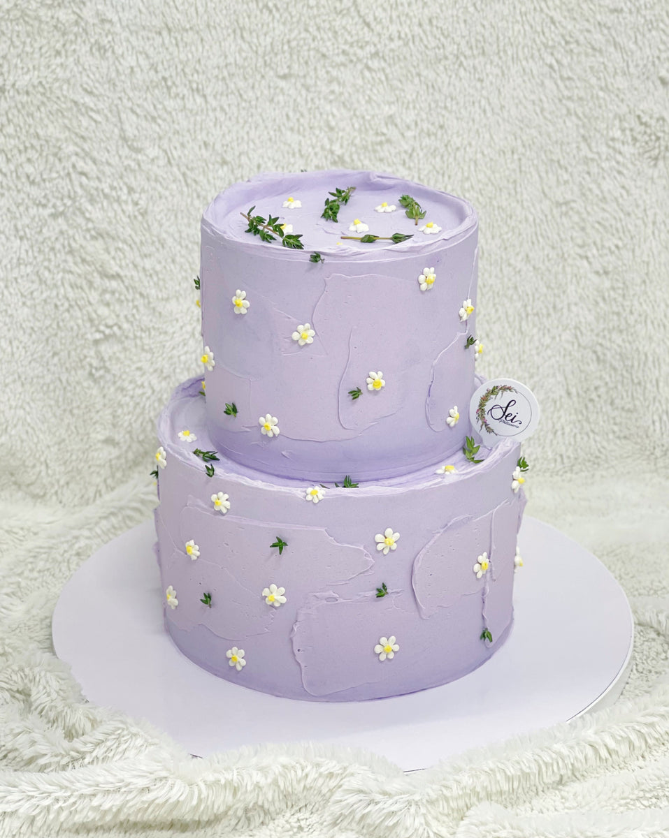 Decorated Cake Daisies