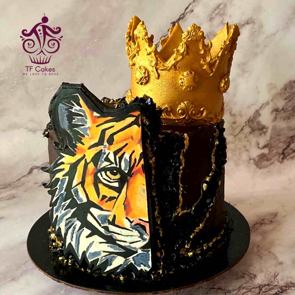 Lion Decorated Cake