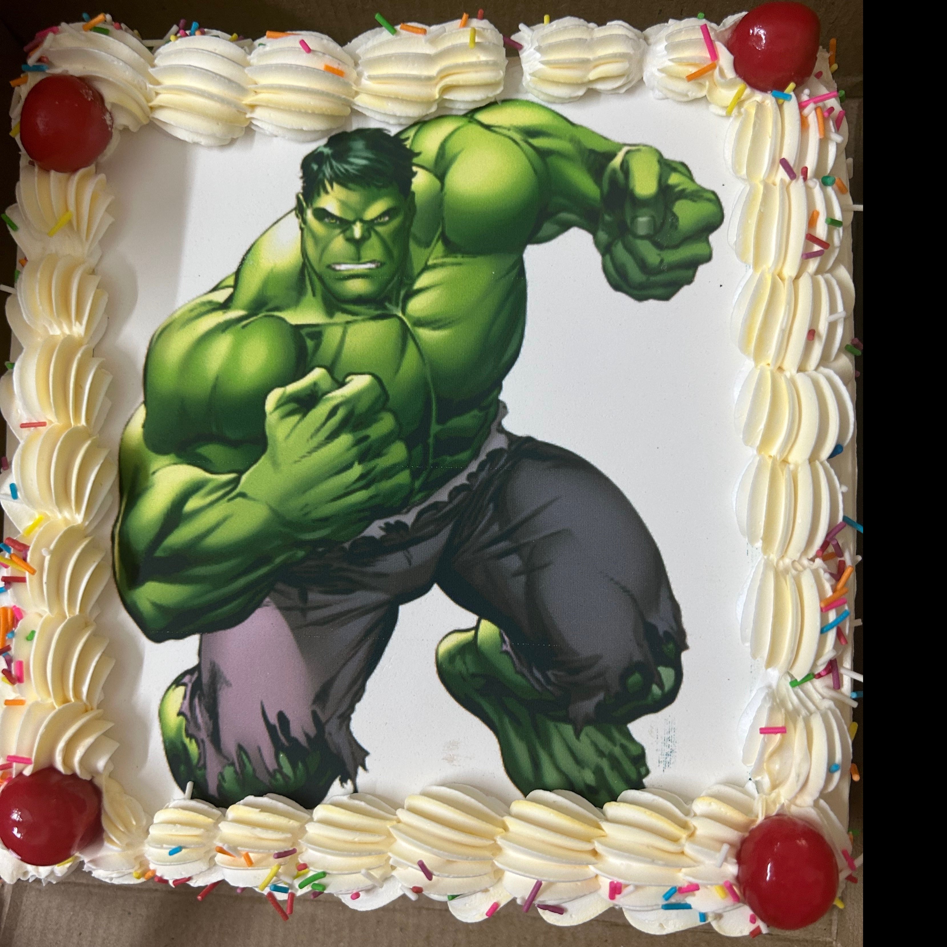 Hulk decorated cake