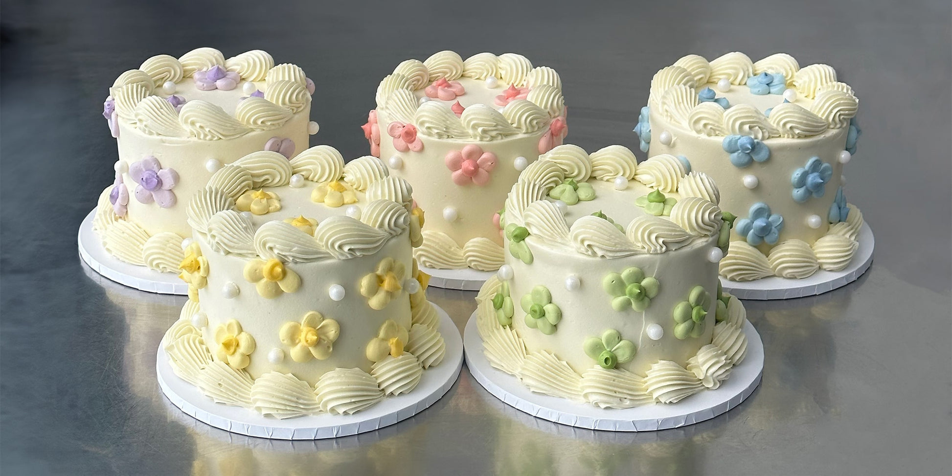 Decorated Cake Daisies