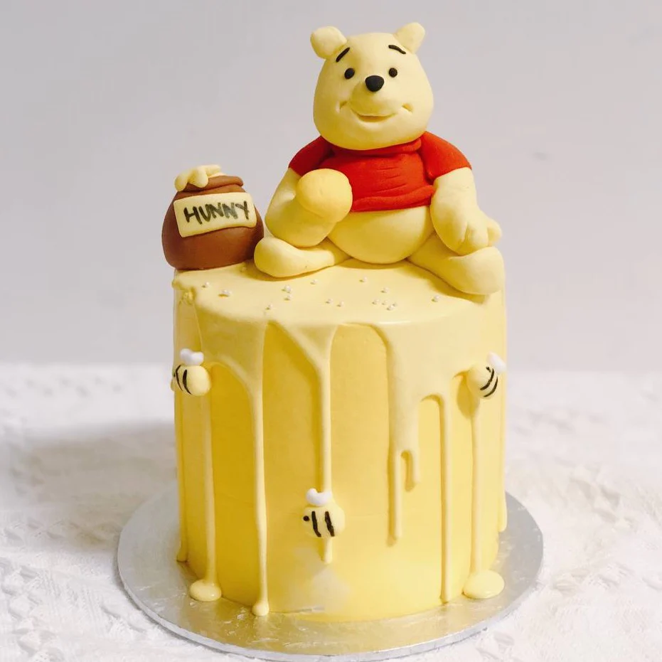 Winnie the Pooh Decorated Cake