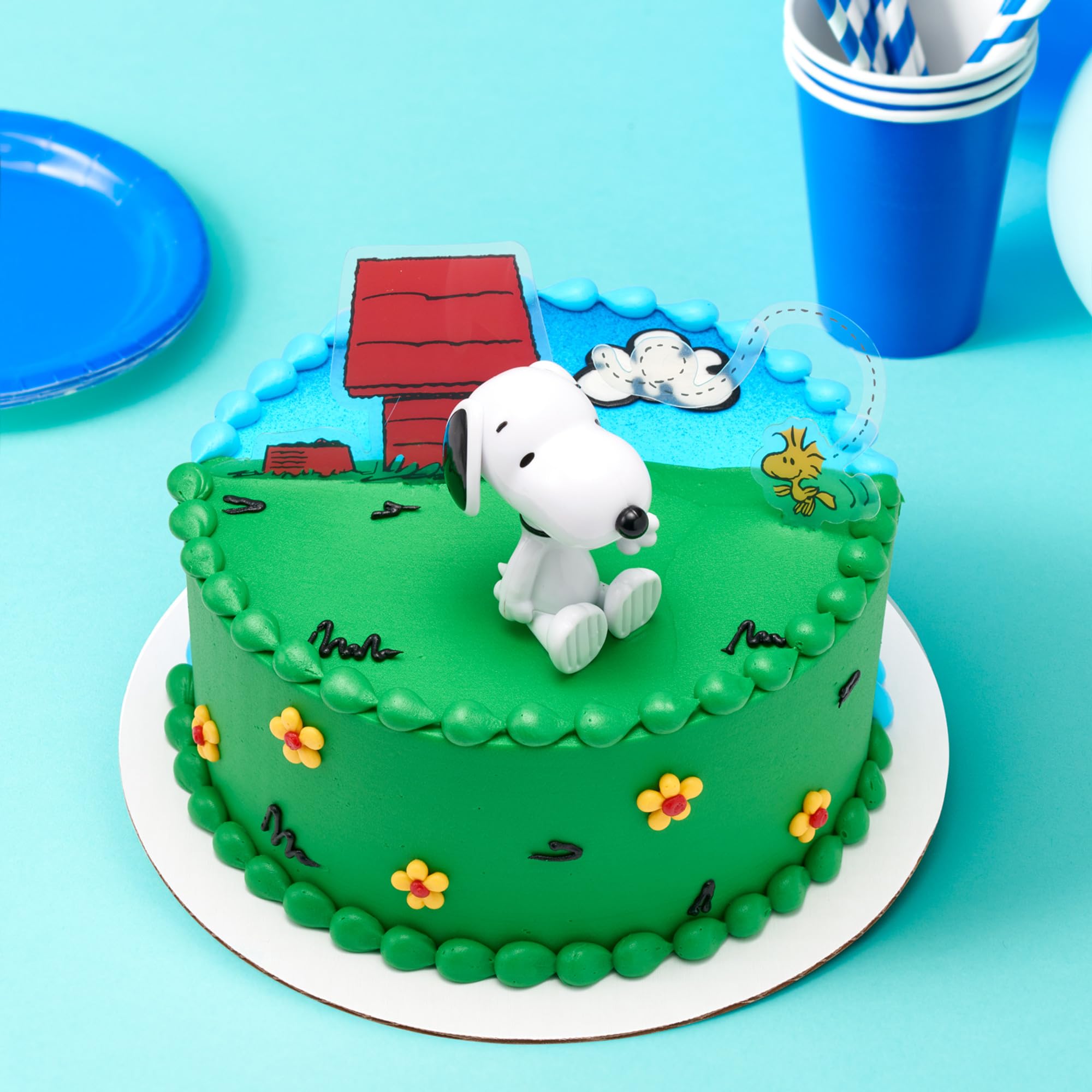 Snoopy Decorated Cake