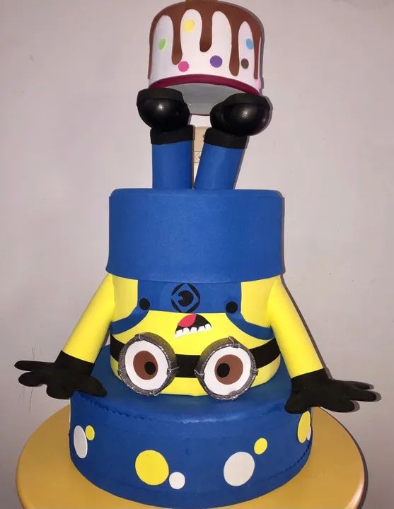 Bolo Decorado Minions