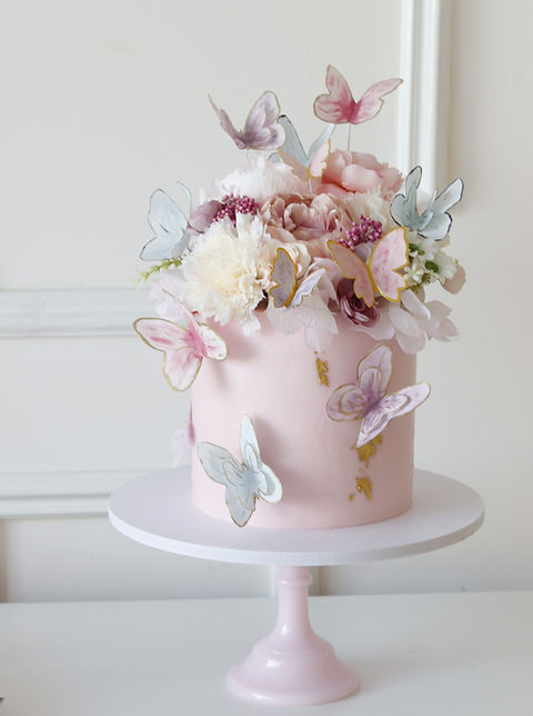 butterfly decorated cake