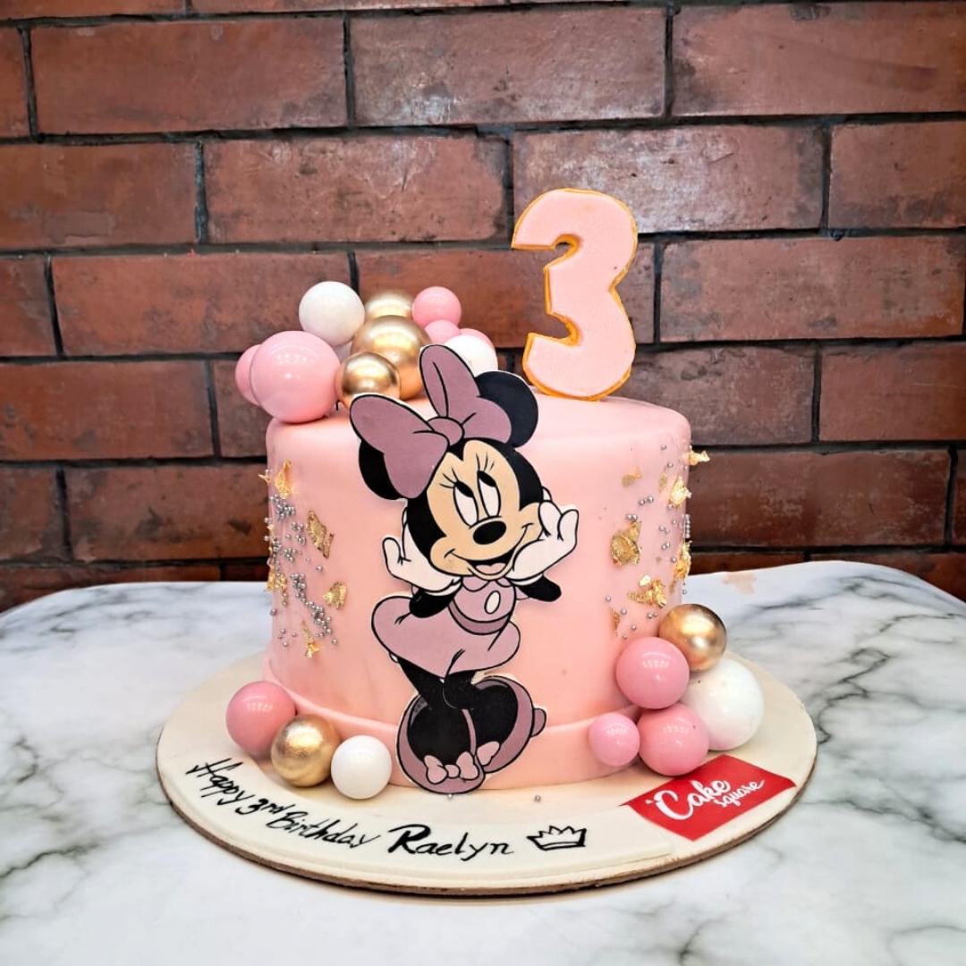 Minnie Decorated Cake