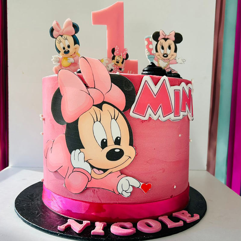 Minnie Decorated Cake