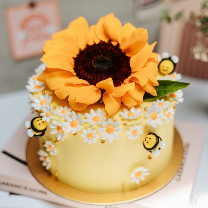 Sunflower Decorated Cake