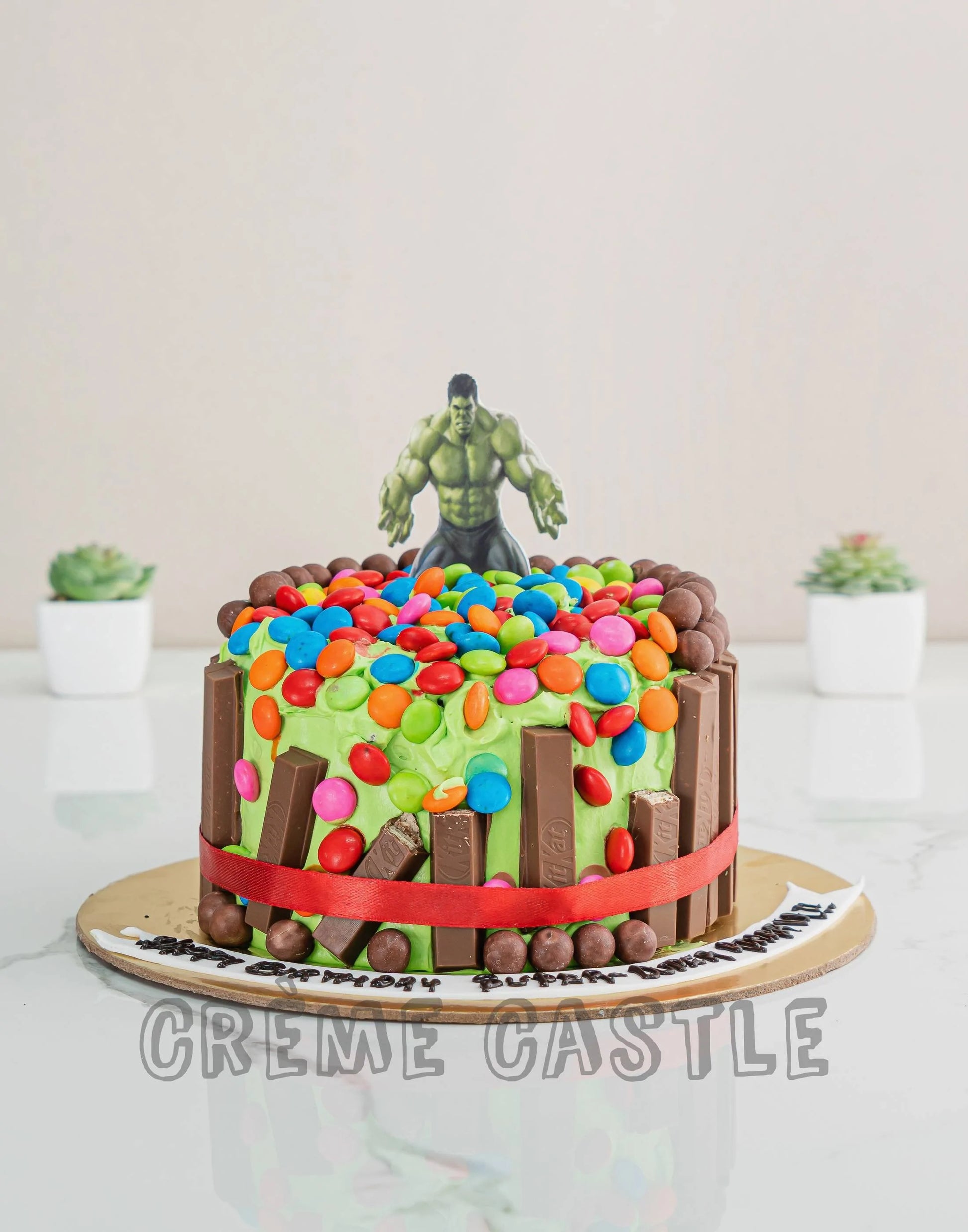 Hulk decorated cake