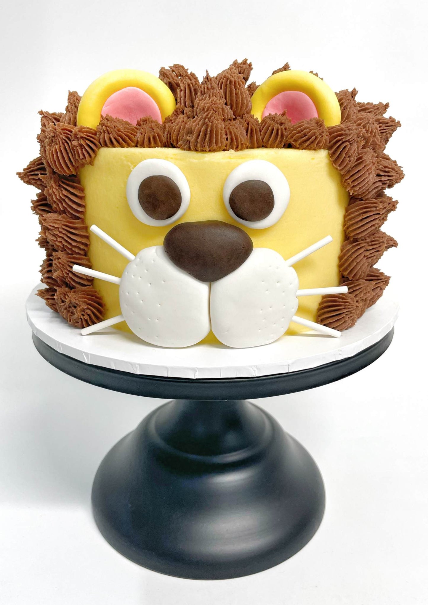 Lion Decorated Cake