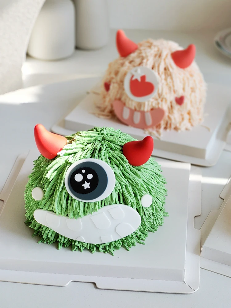 Decorated Cake Monsters Sa