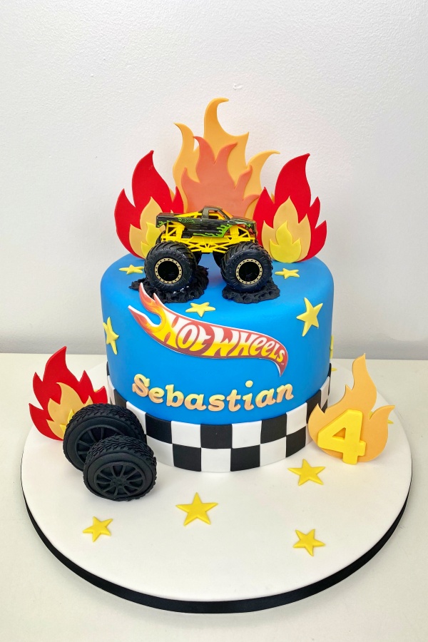 Hot Wheels Decorated Cake