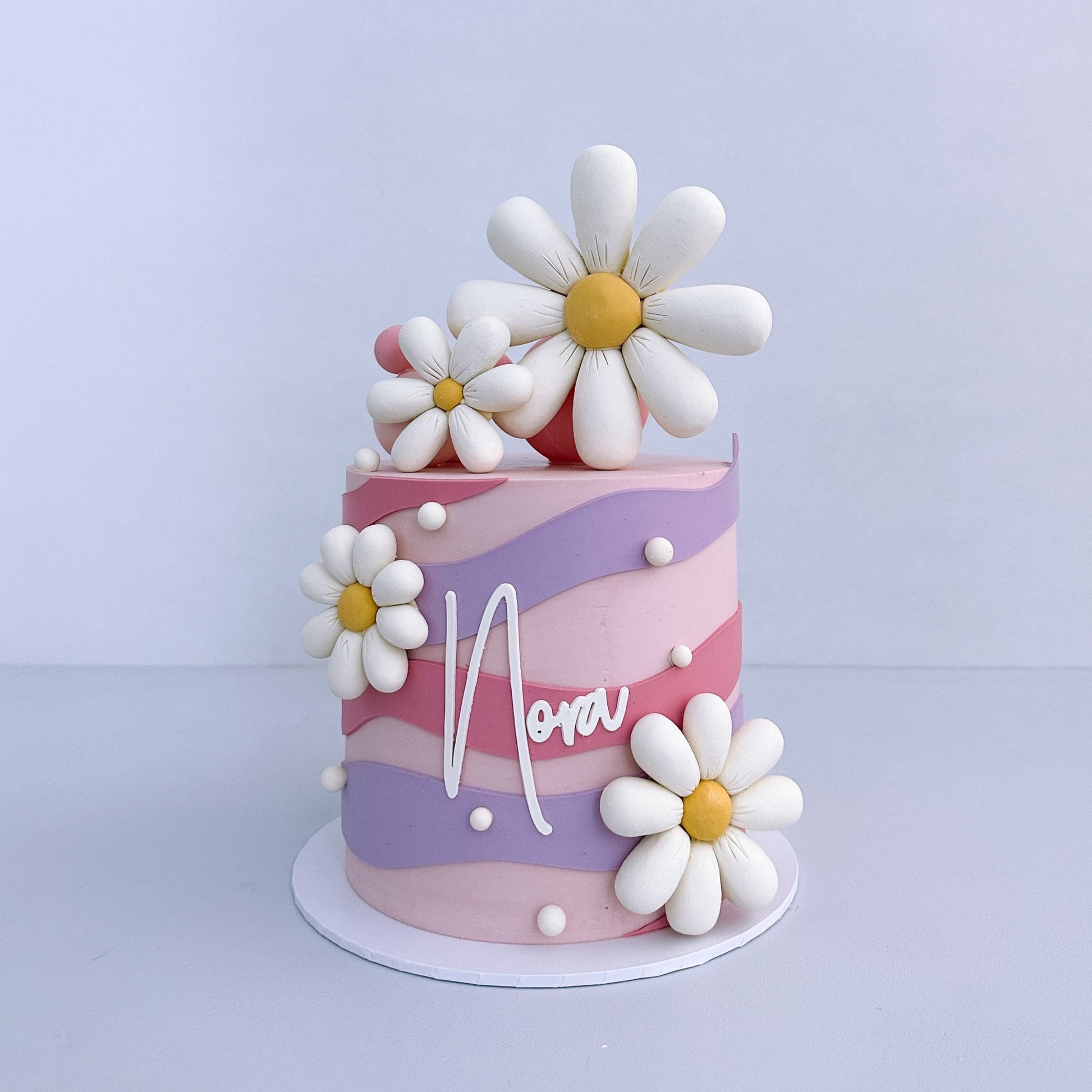 Decorated Cake Daisies