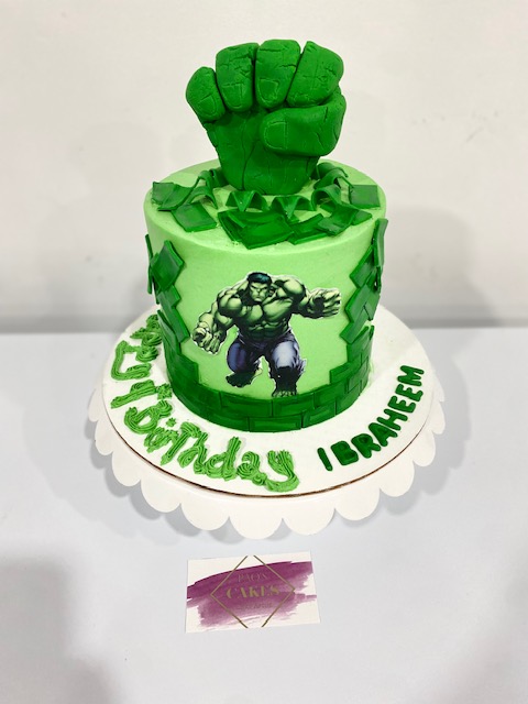 Hulk decorated cake