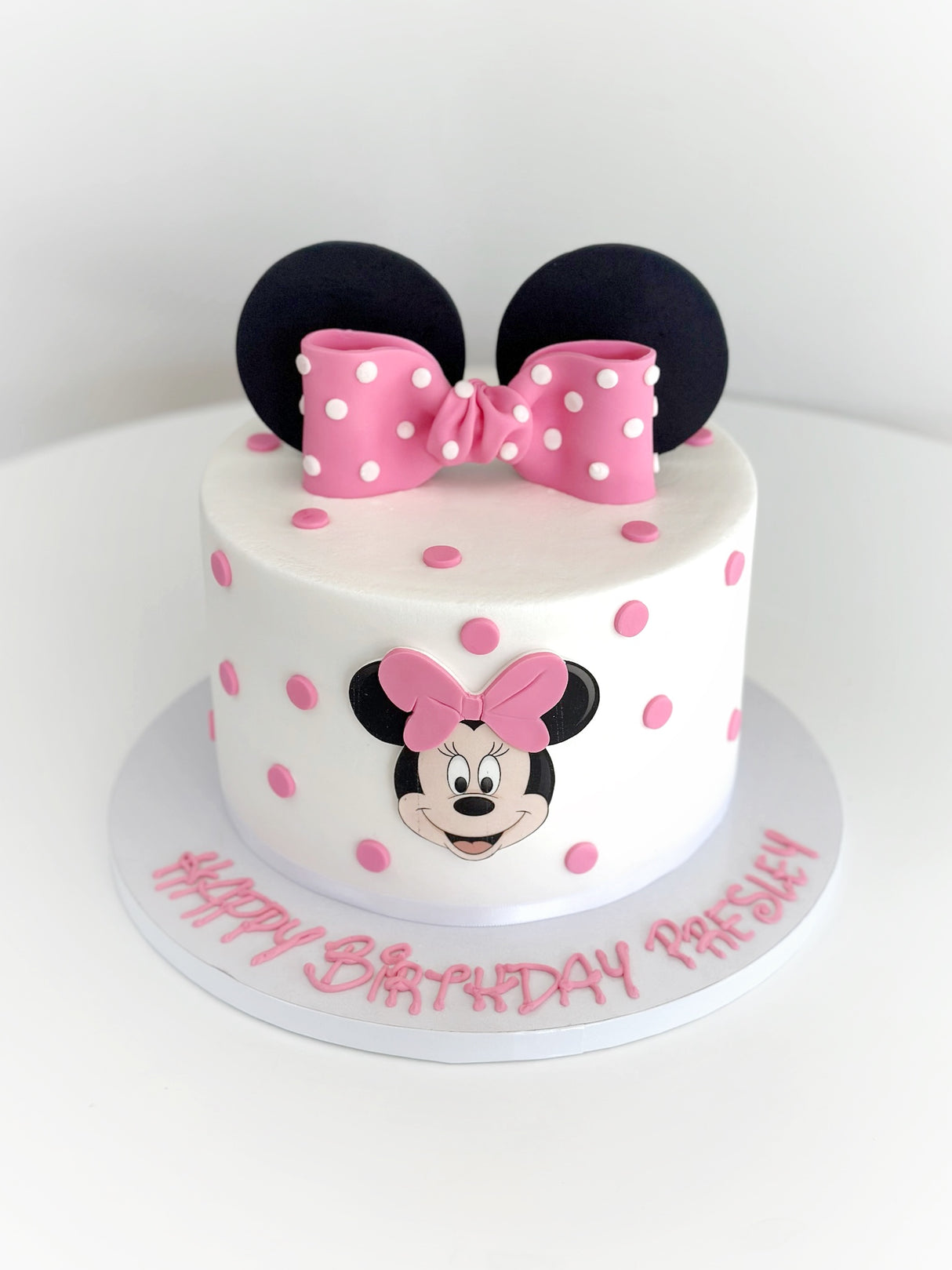 Minnie Decorated Cake