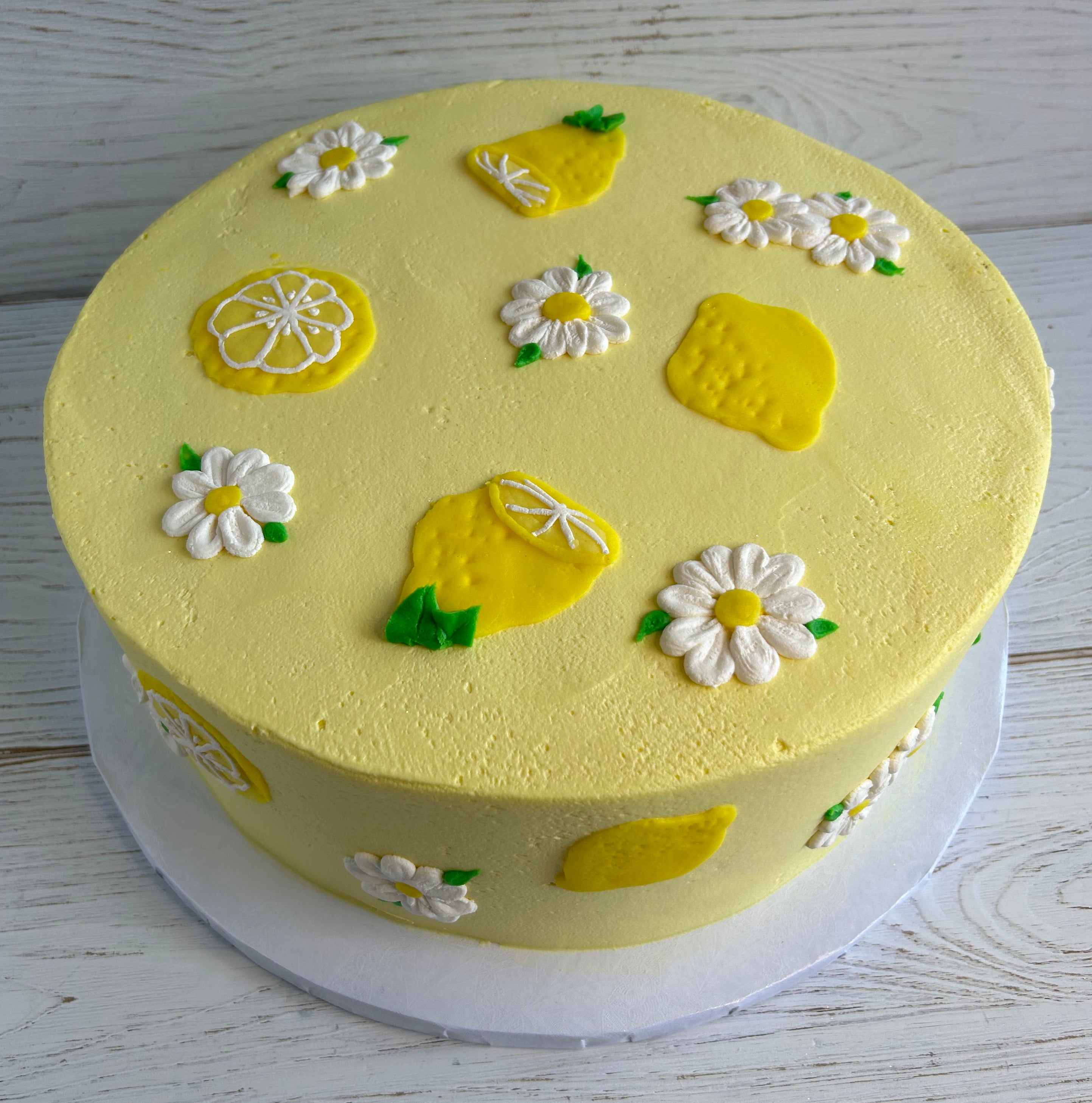 Decorated Cake Daisies