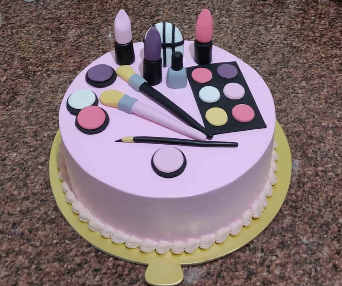 Make Up Decorated Cake