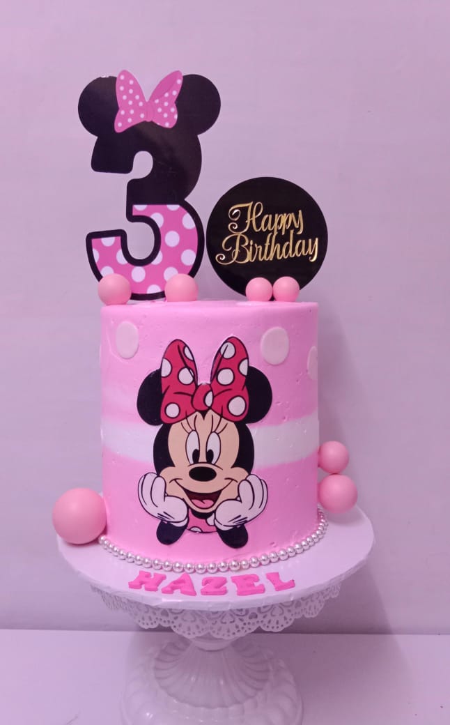 Mickey decorated cake