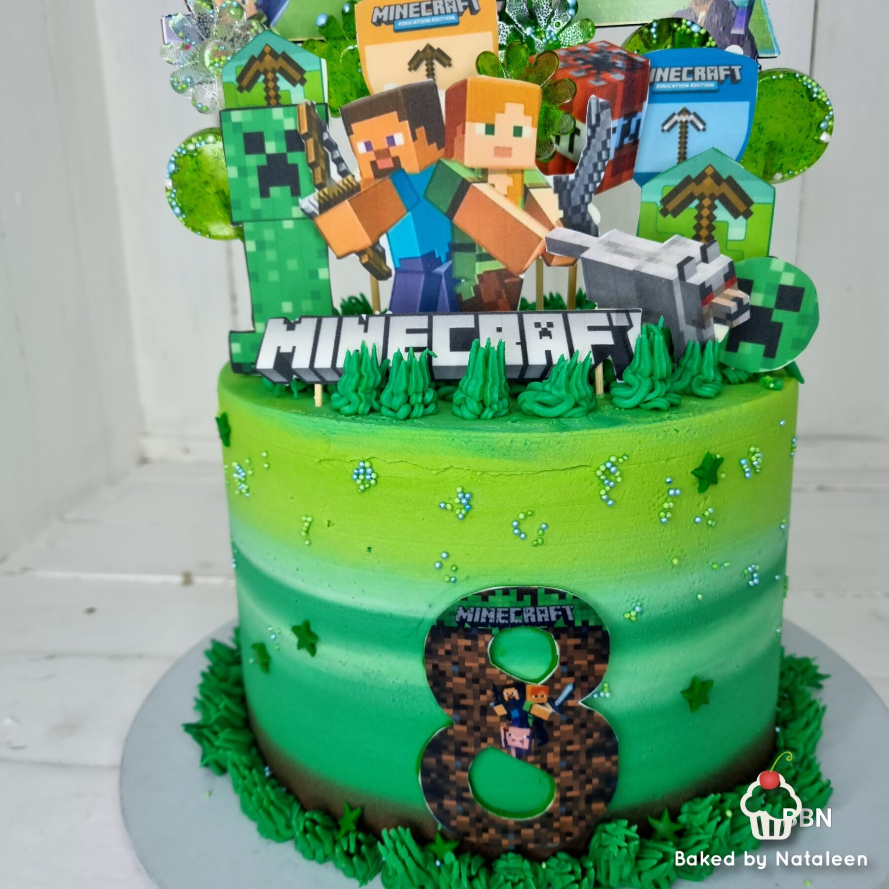 Minecraft decorated cake