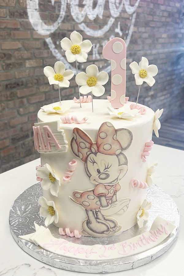 Minnie Decorated Cake