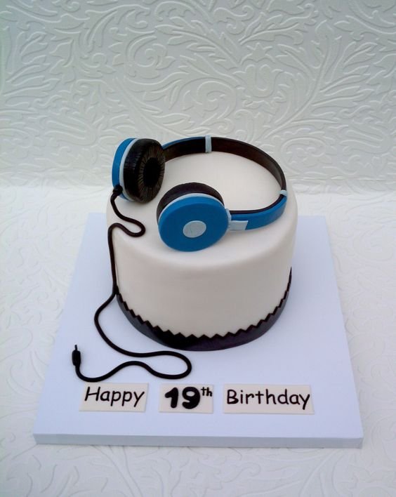 Cake Decorated Music