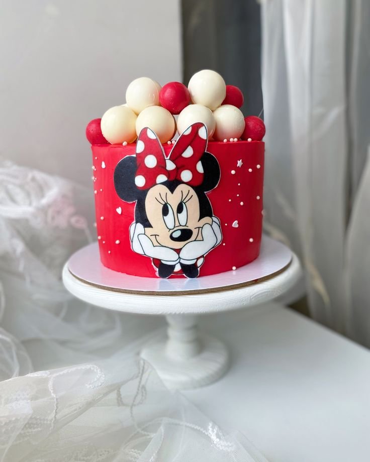 Mickey decorated cake