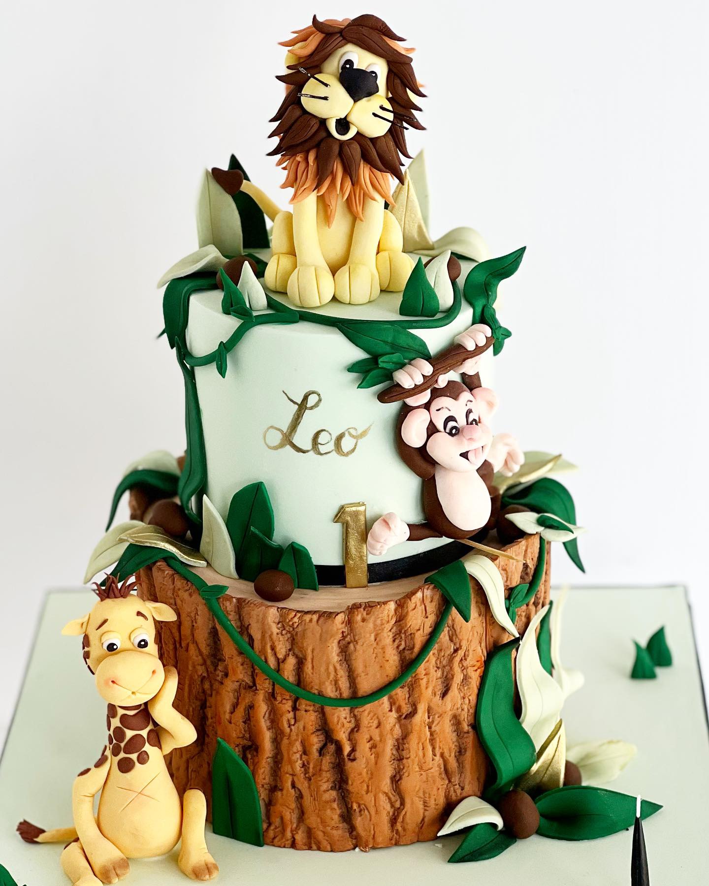 Lion Decorated Cake