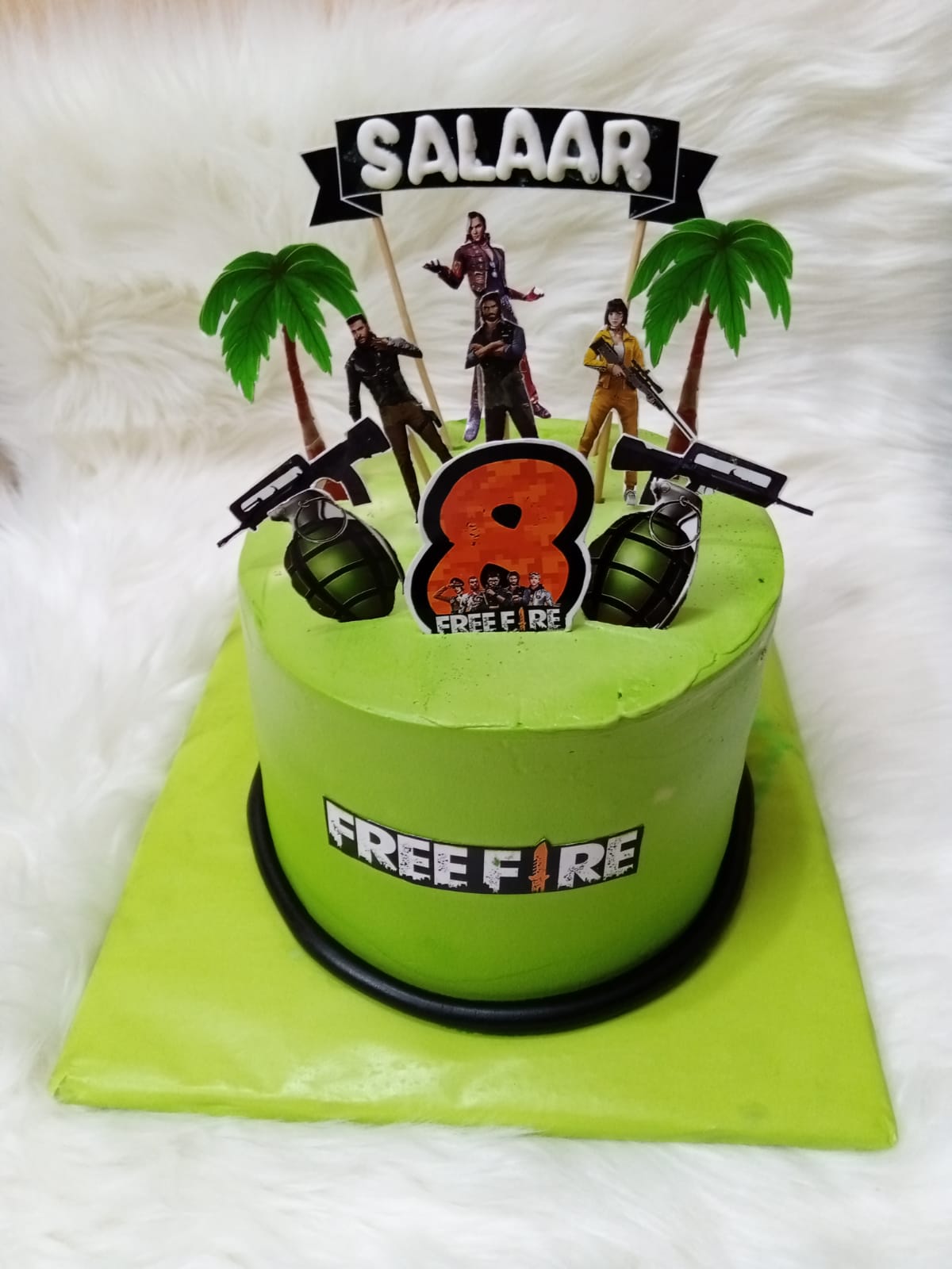 Free Fire Decorated Cake