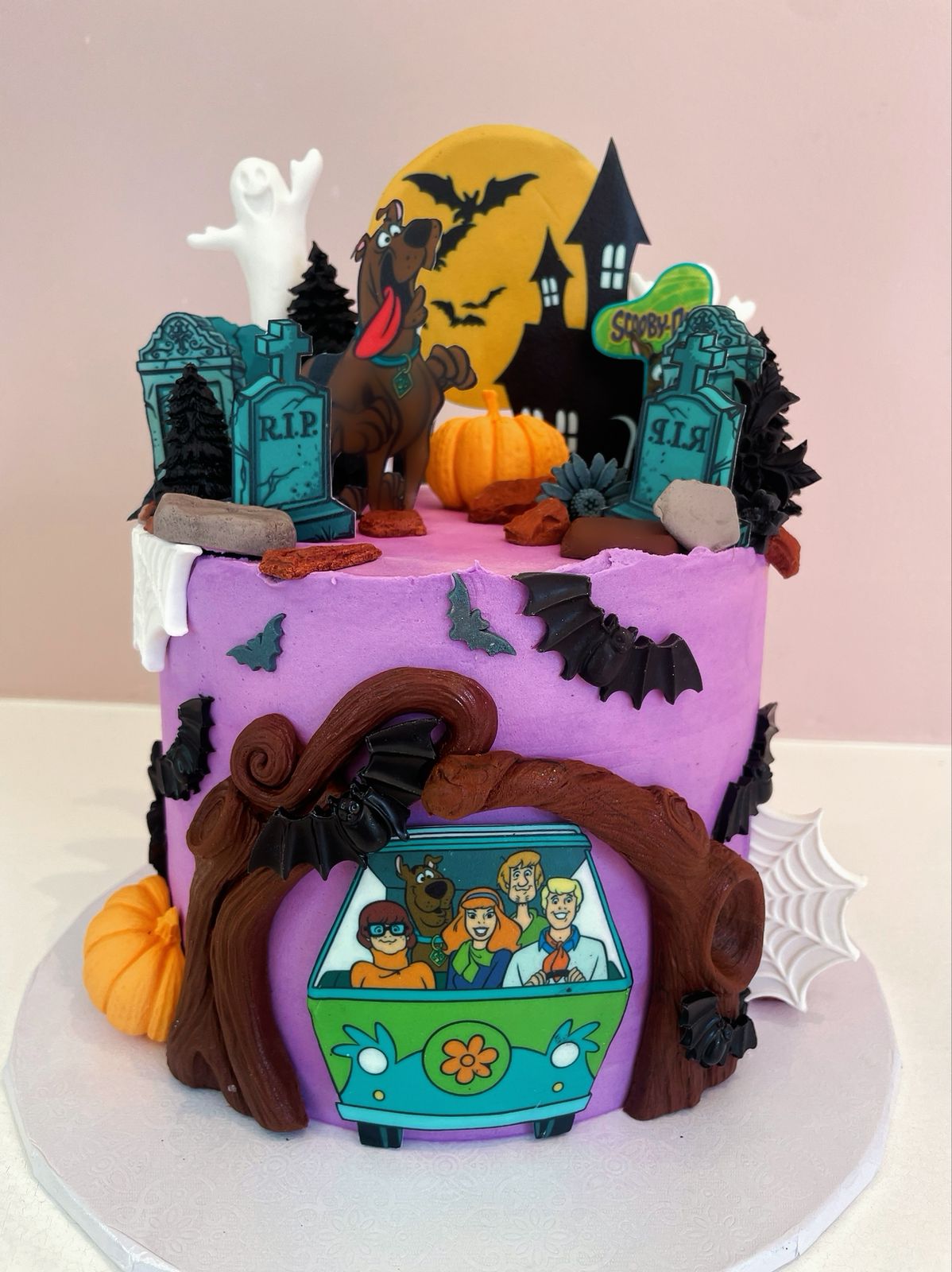 Decorated Scooby Doo Cake