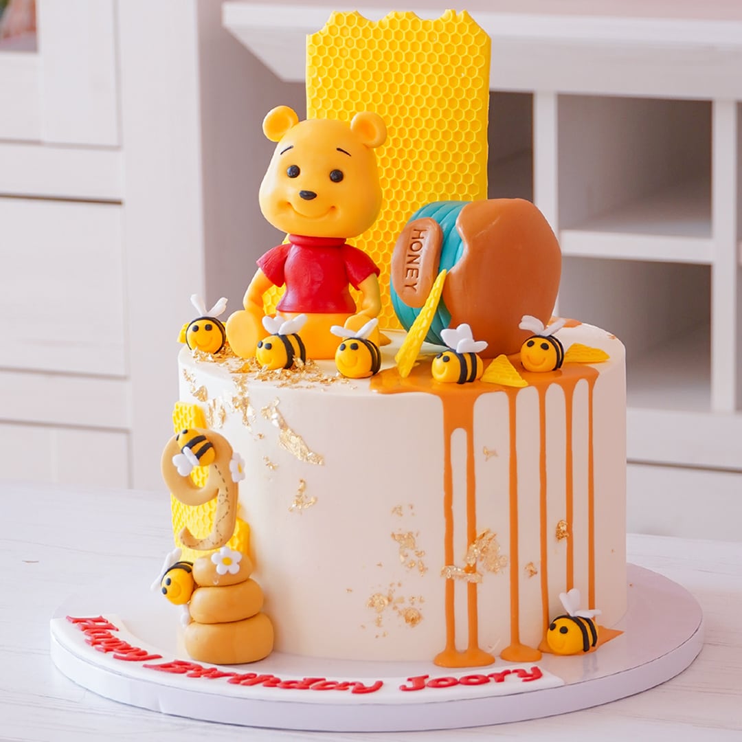 Winnie the Pooh Decorated Cake