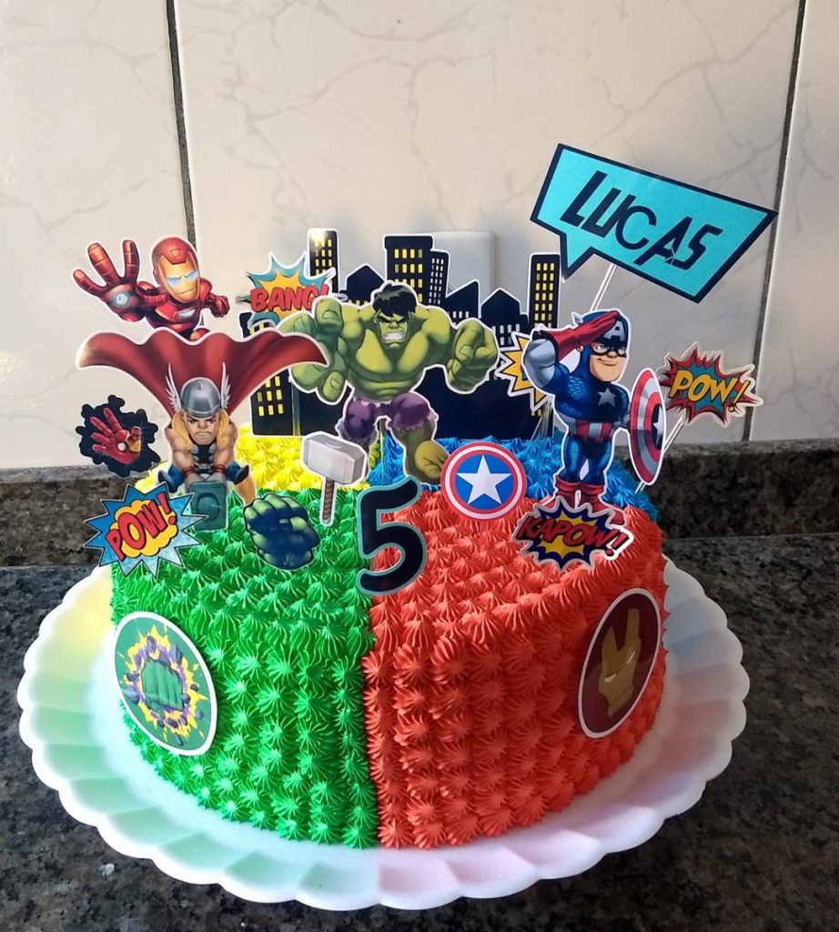 Bolo Decorado Avengers