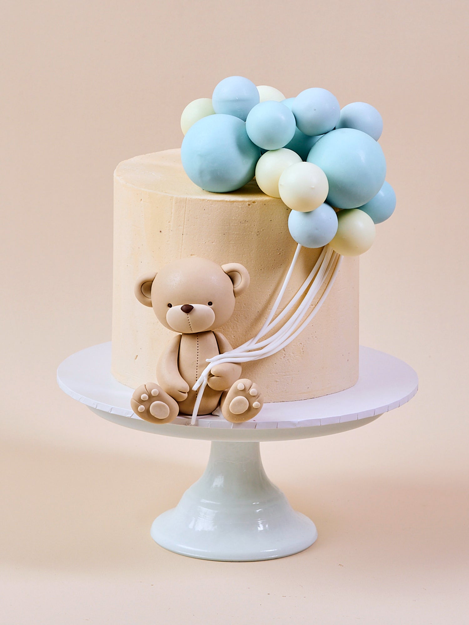 Teddy bear decorated cake