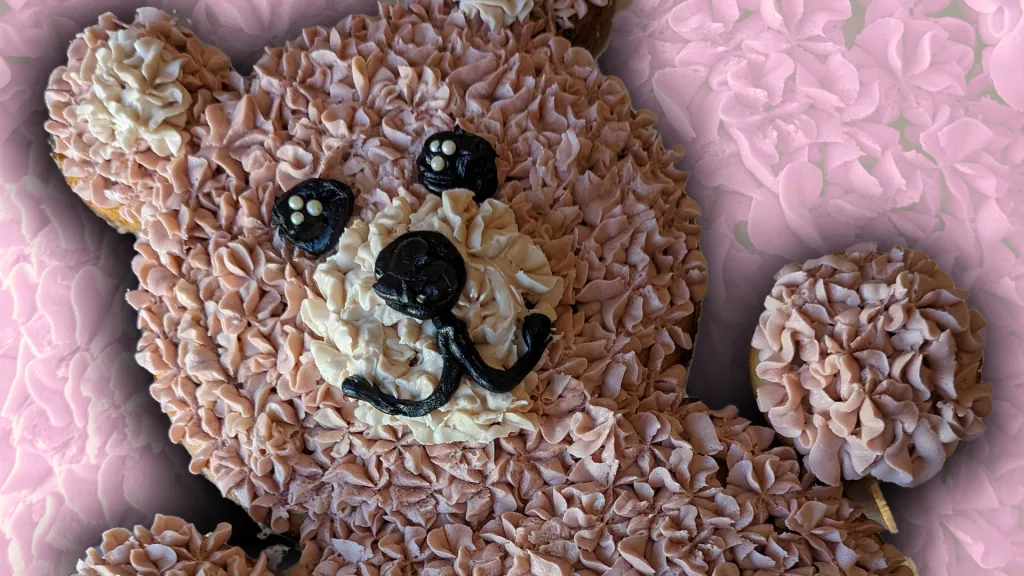 Teddy bear decorated cake