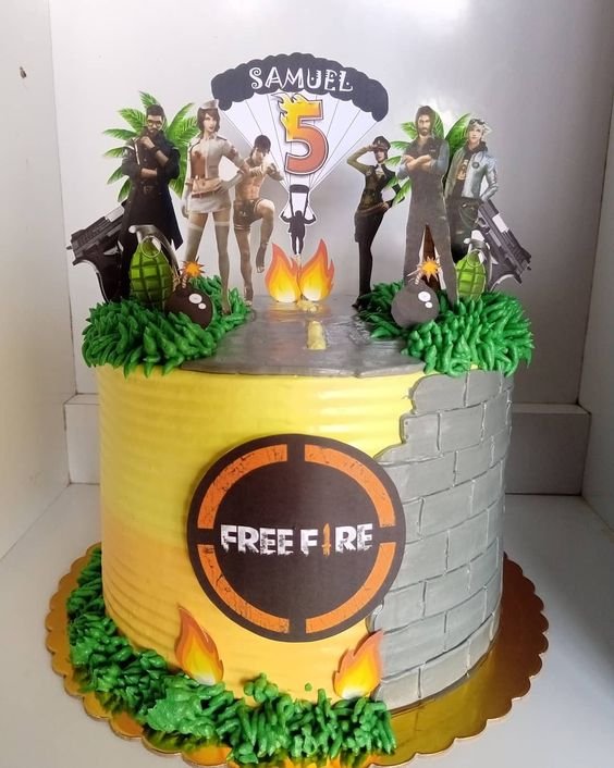 Free Fire Decorated Cake