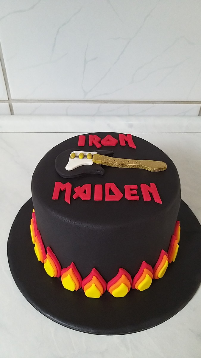 Bolo Decorado Iron Maiden