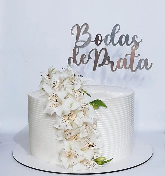 Bolo Decorado Prata