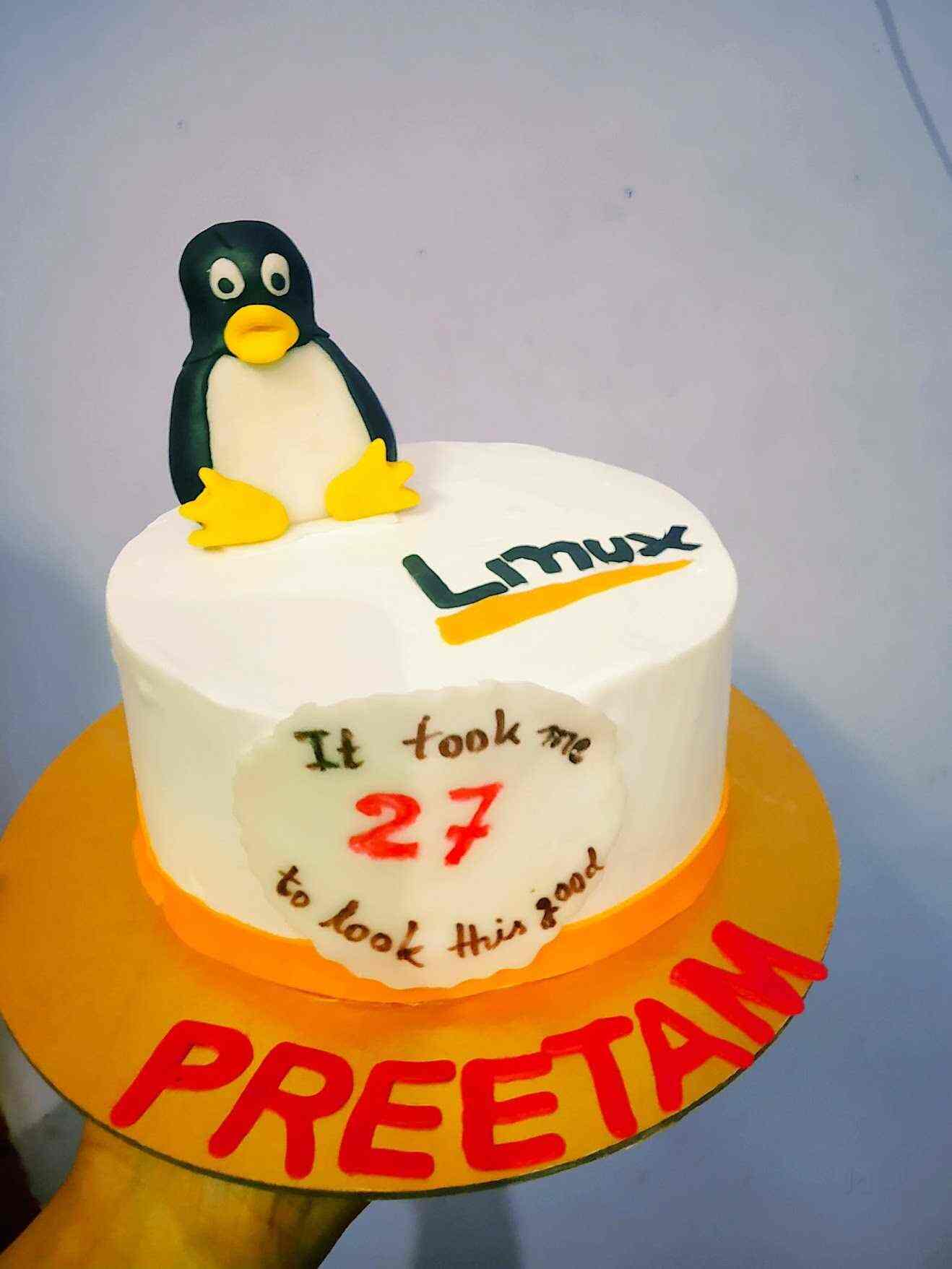 Linux Decorated Cake