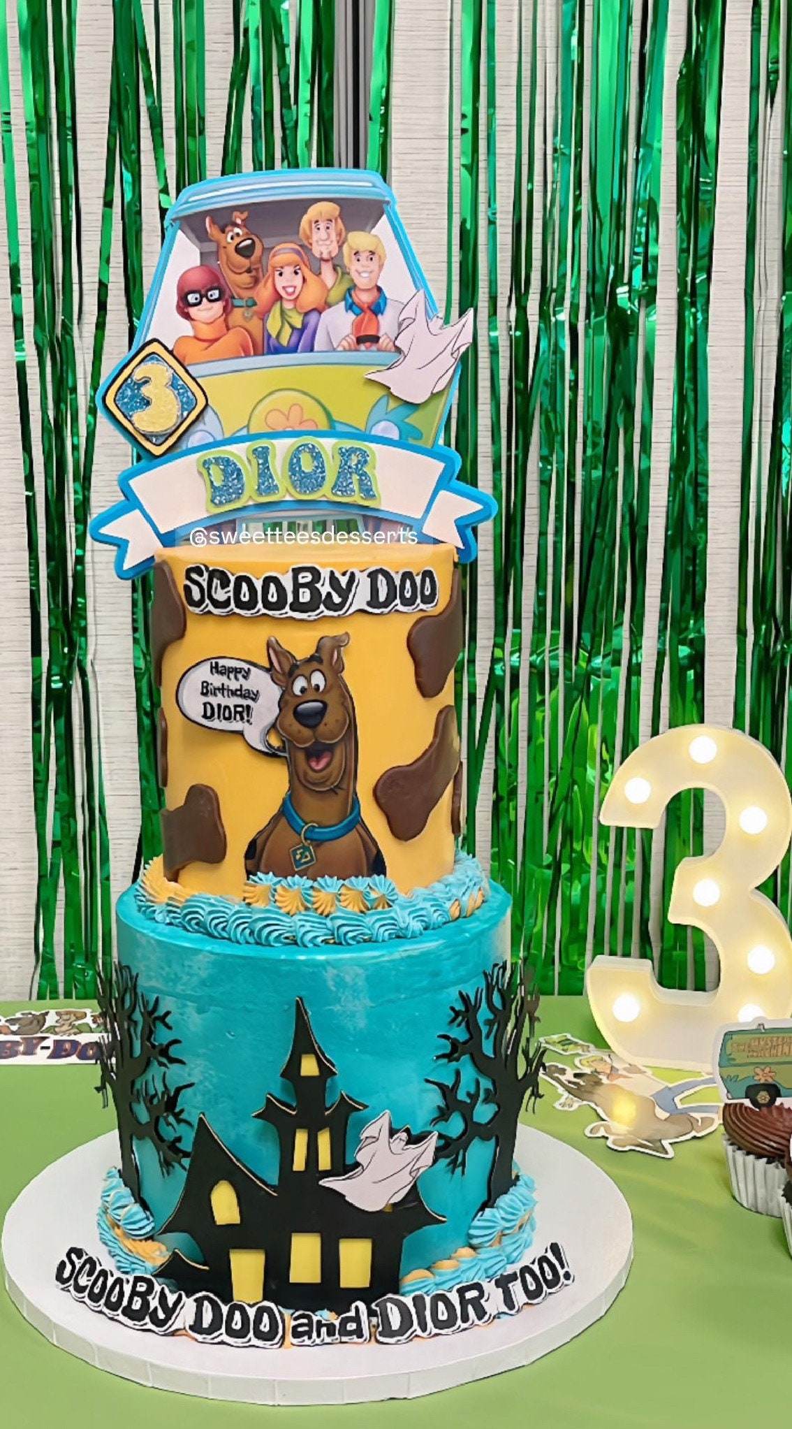 Decorated Scooby Doo Cake