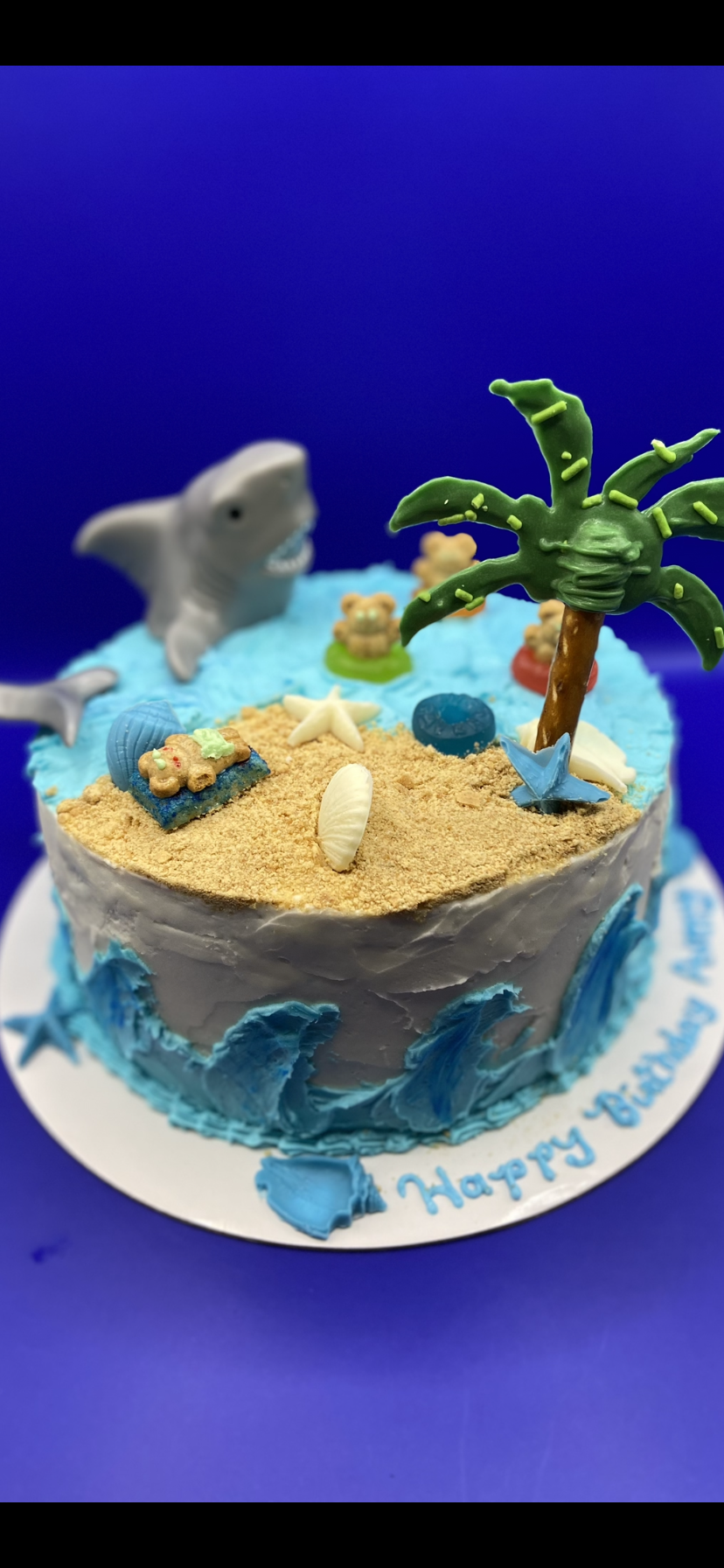 beach decorated cake