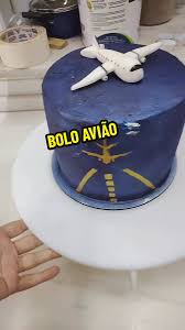 Bolo Decorado Avião