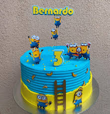 Bolo Decorado Minions