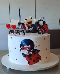 Bolo Decorado Ladybug