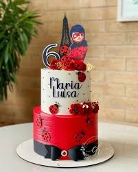 Bolo Decorado Ladybug