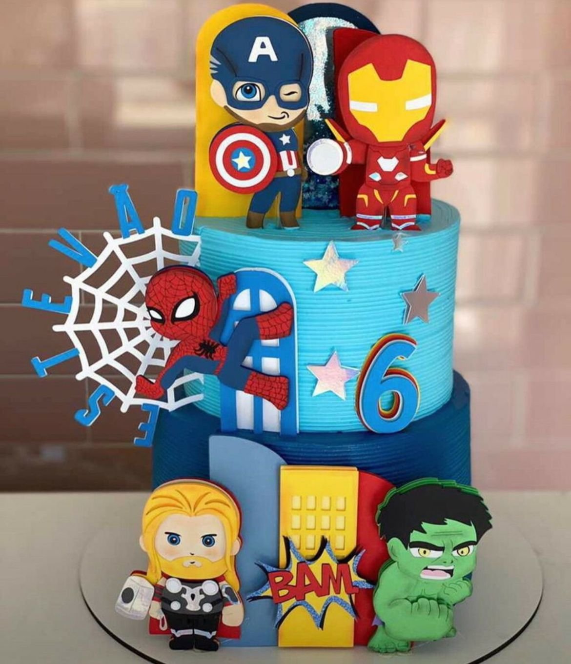 Bolo Decorado Avengers